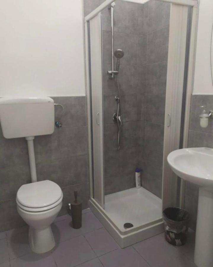 B&B Romy Napoli Ngoại thất bức ảnh